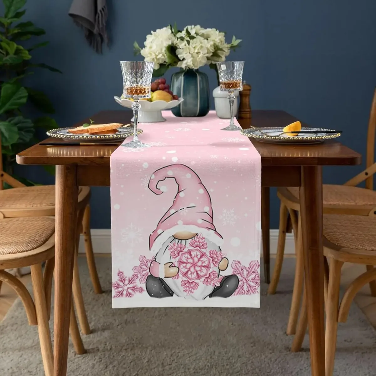 motifs gnomes sur chemin de table