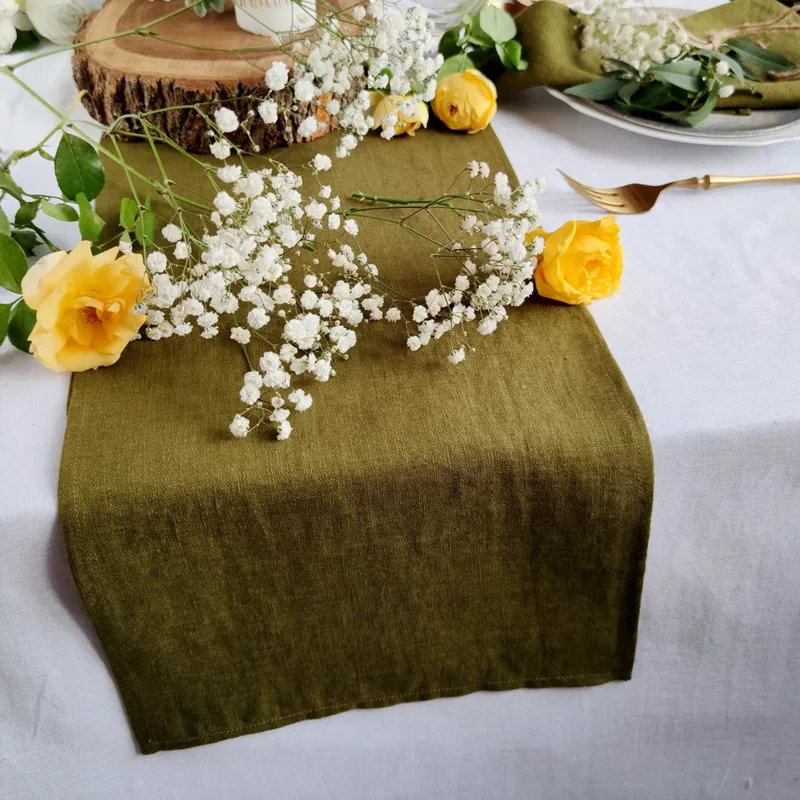 chemin de table vert en lin