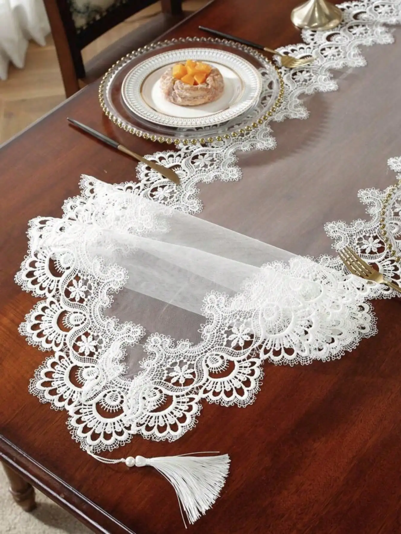 chemin de table mariage en dentelle