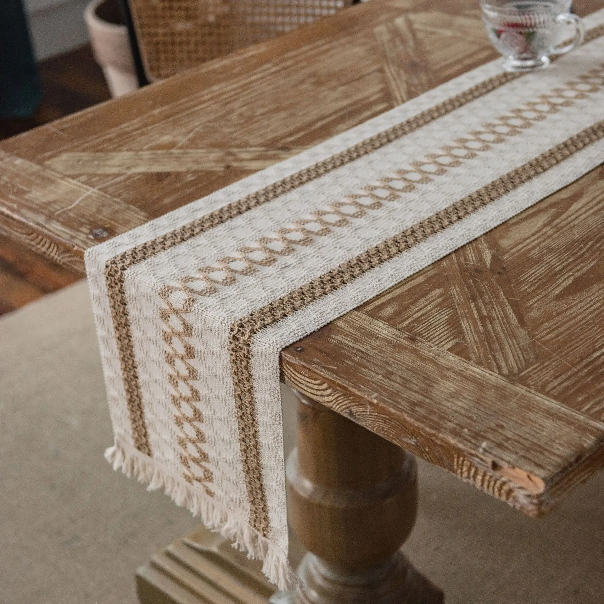 chemin de table en toile de jute